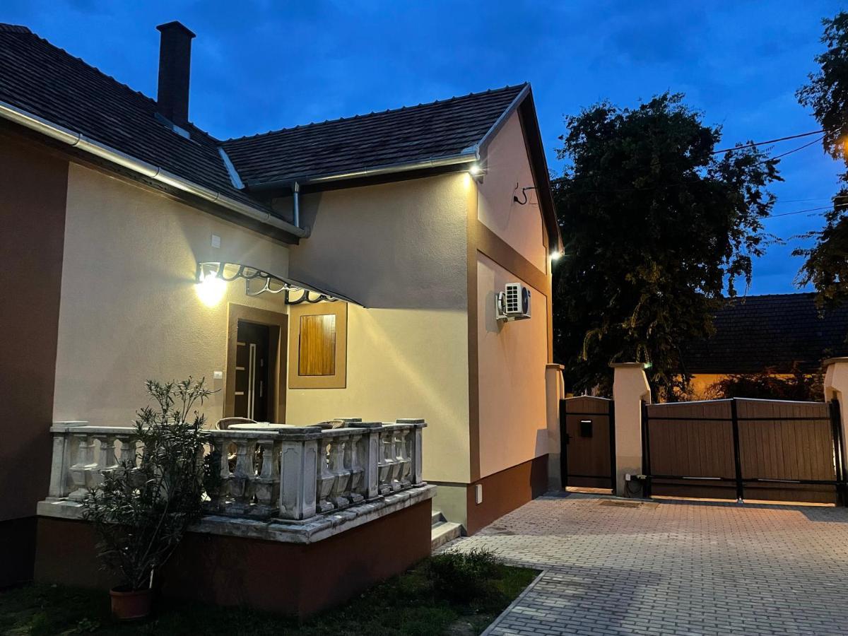 Kovacs Apartmanhaz Kiskunhalas Dış mekan fotoğraf
