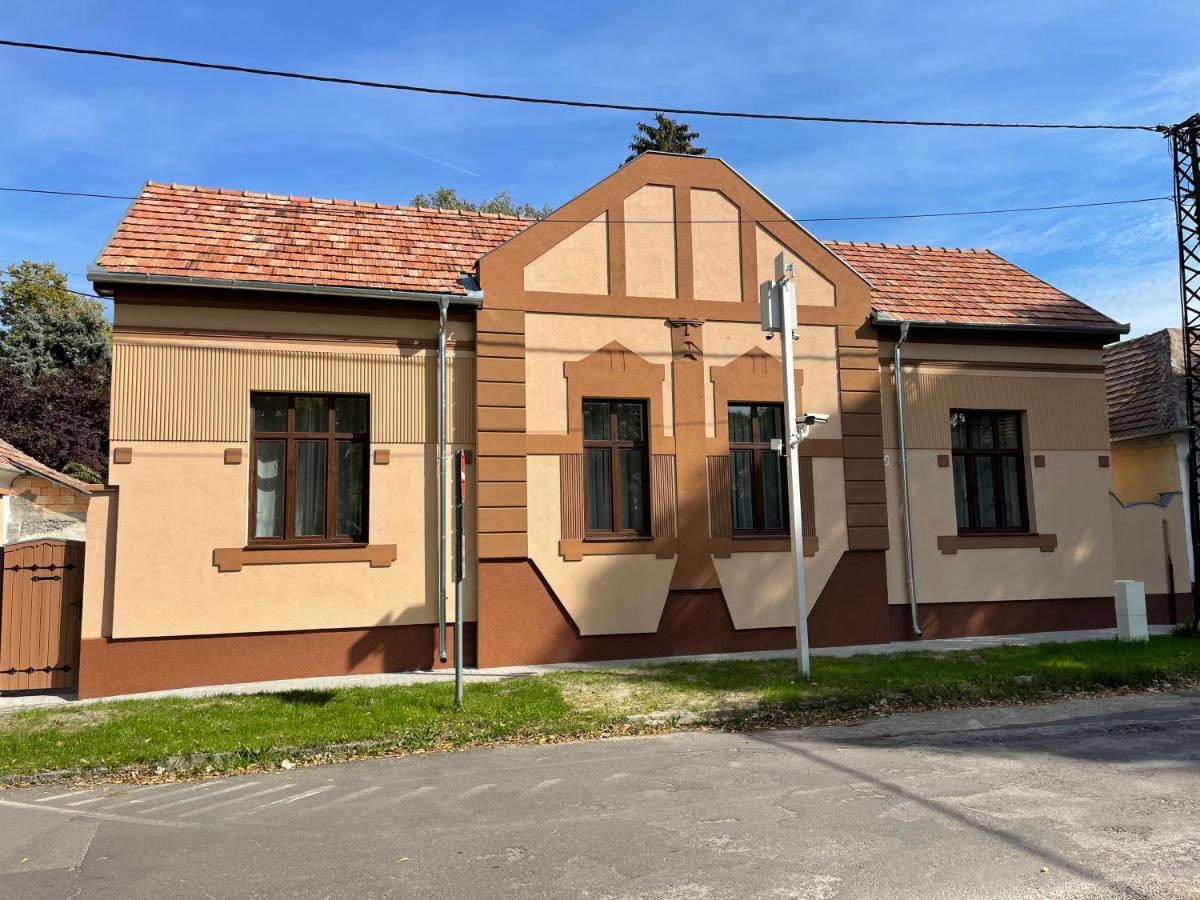 Kovacs Apartmanhaz Kiskunhalas Dış mekan fotoğraf