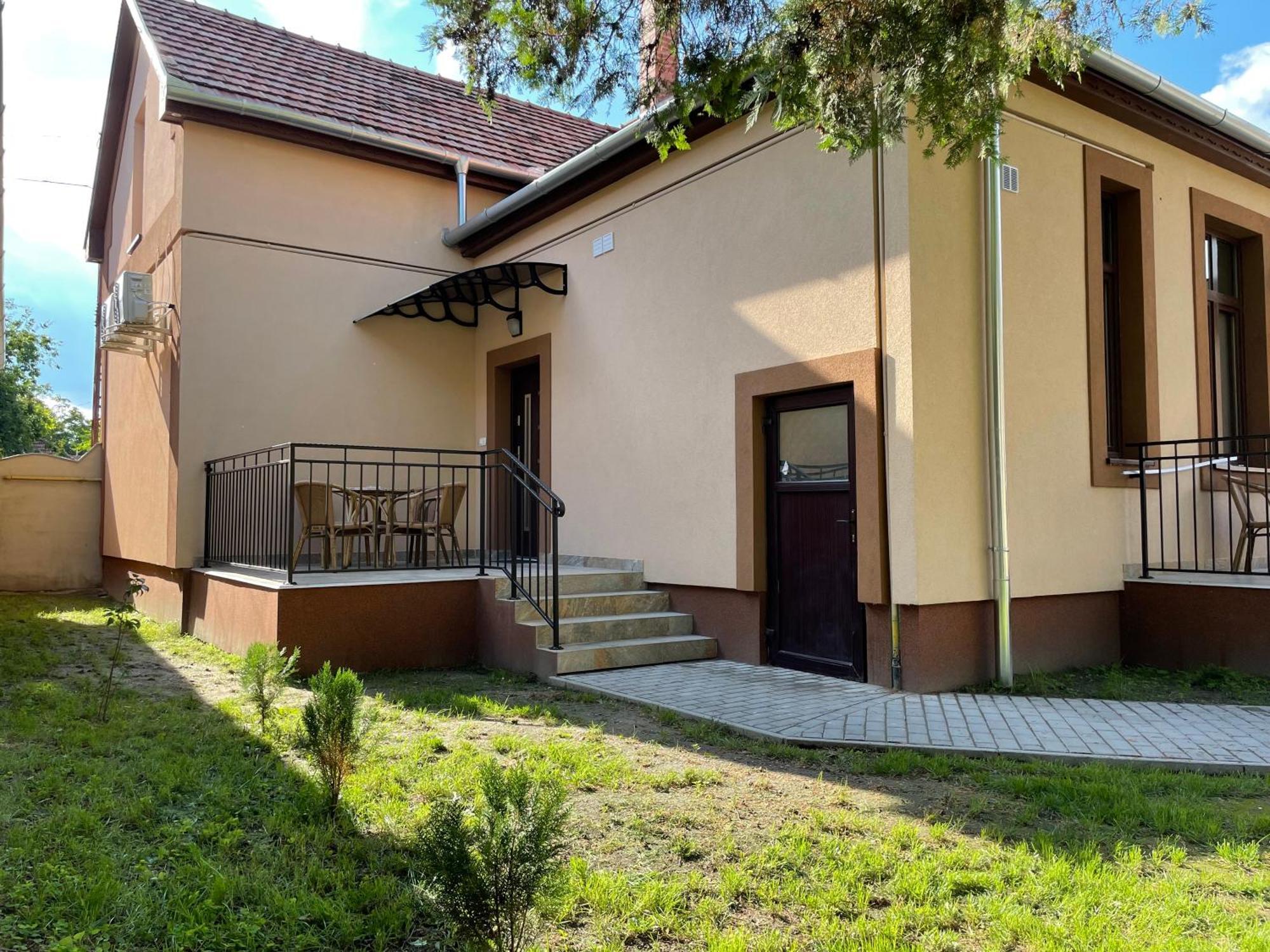 Kovacs Apartmanhaz Kiskunhalas Oda fotoğraf