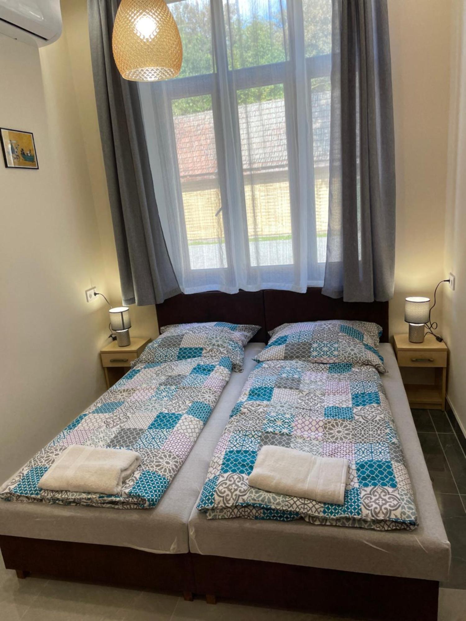 Kovacs Apartmanhaz Kiskunhalas Oda fotoğraf