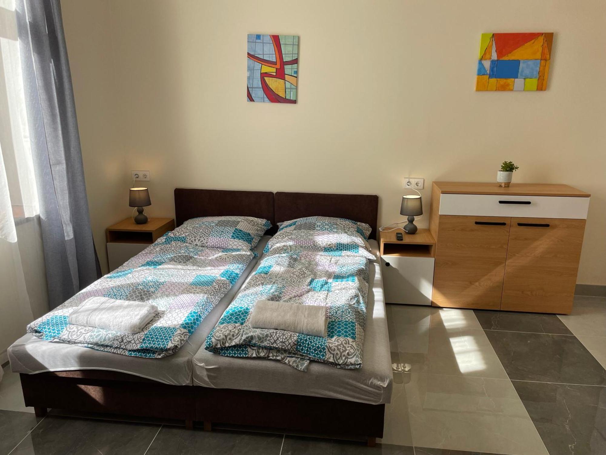 Kovacs Apartmanhaz Kiskunhalas Oda fotoğraf