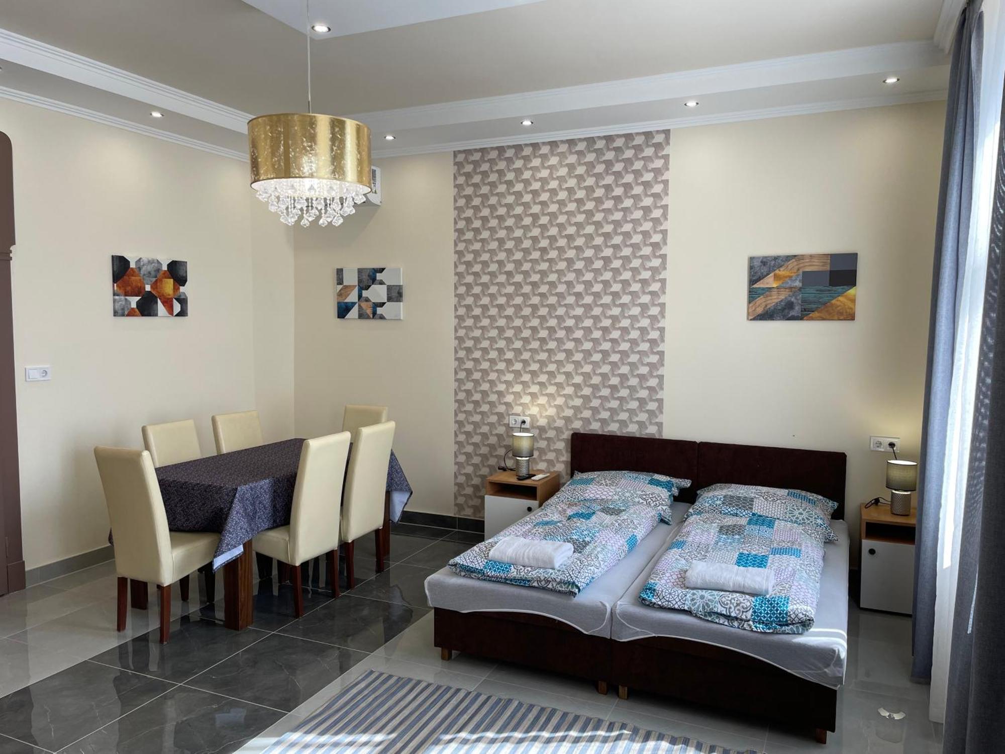 Kovacs Apartmanhaz Kiskunhalas Oda fotoğraf