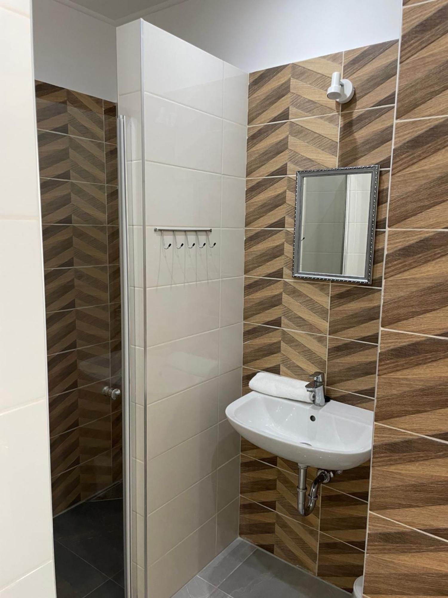 Kovacs Apartmanhaz Kiskunhalas Oda fotoğraf
