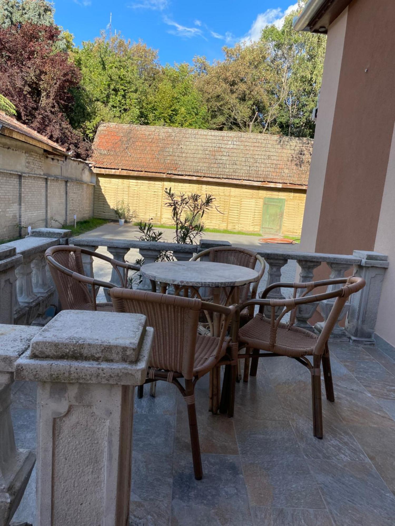 Kovacs Apartmanhaz Kiskunhalas Oda fotoğraf